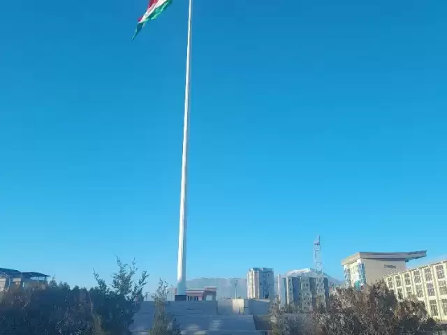 Краска кардани Дарвозахо и решоткахо 1, farmo.tj