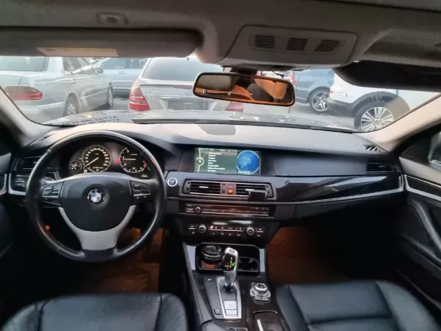 BMW 5 Series 520, 2011 1, avtobaza.tj