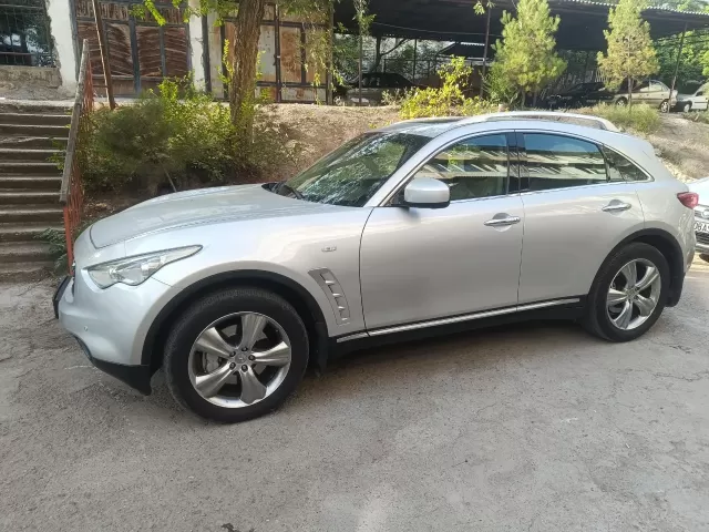 Infiniti FX35 1, avtobaza.tj