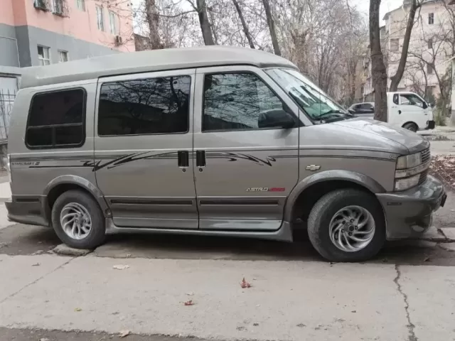 Chevrolet Astro, 2001 1, avtobaza.tj