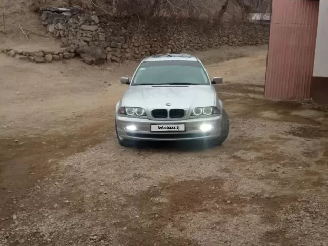 BMW M3 1, avtobaza.tj