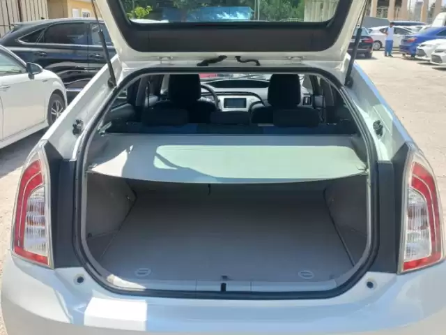 Toyota Prius, 2014 1, avtobaza.tj Toyota Prius, 2014 1, avtobaza.tj