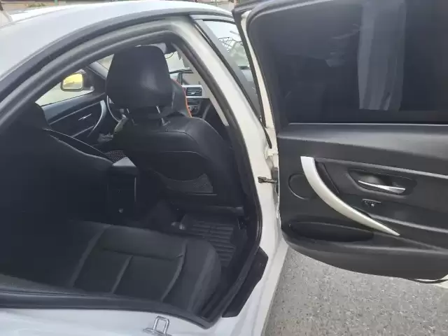 BMW 3 Series 320i, 2014 1, avtobaza.tj