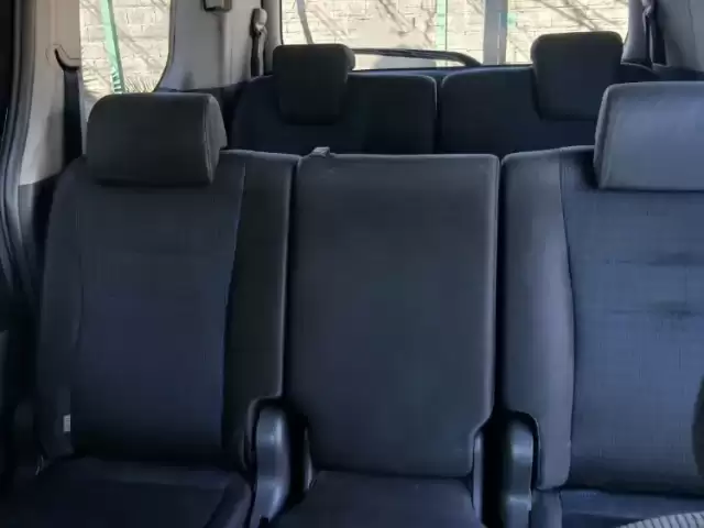 Toyota Voxy, 2009 1, avtobaza.tj