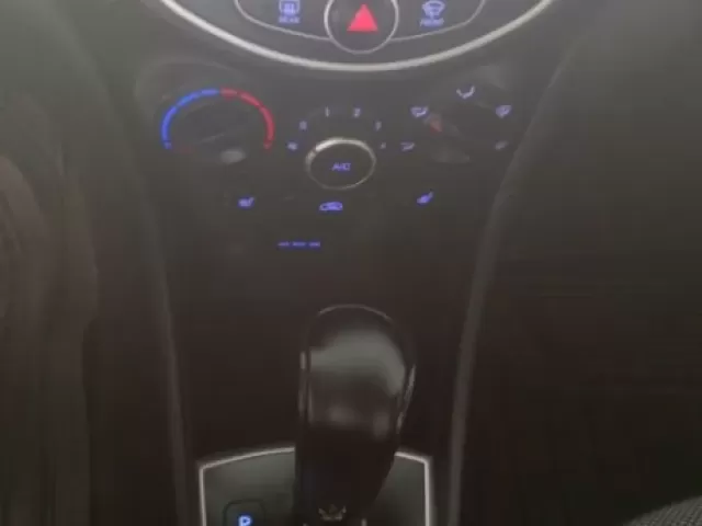 Hyundai Solaris, 2012 1, avtobaza.tj