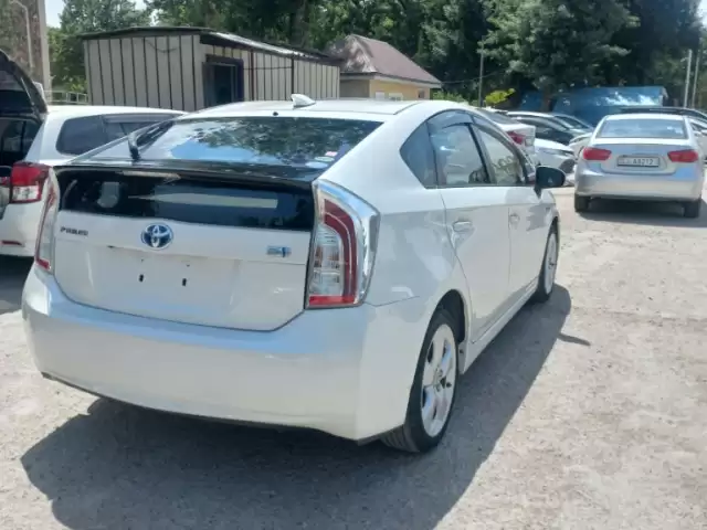 Toyota Prius, 2014 1, avtobaza.tj Toyota Prius, 2014 1, avtobaza.tj