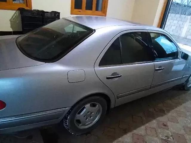 Mercedes-Benz E class, 1997 1, avtobaza.tj