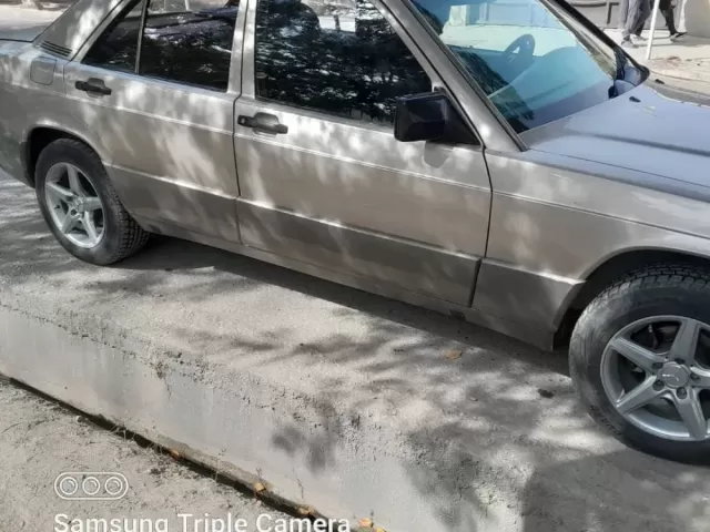 Mercedes-Benz W124, 1990 1, avtobaza.tj