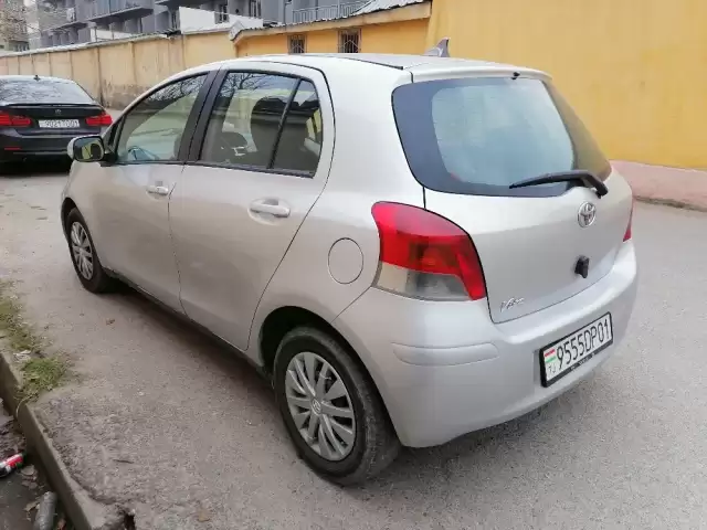 Toyota Vitz, 2010 1, avtobaza.tj