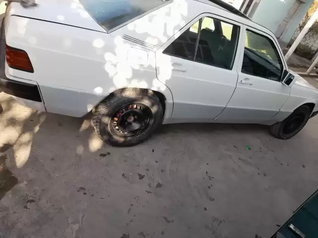 Mercedes-Benz 190 1, avtobaza.tj