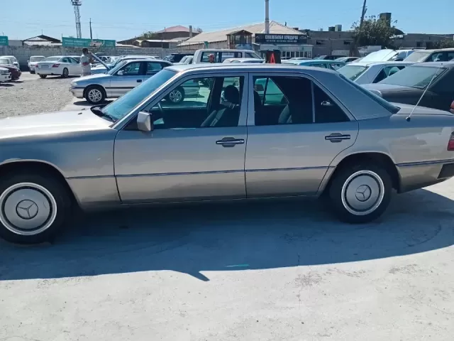 Mercedes-Benz W124 1, avtobaza.tj