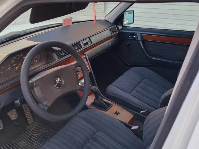 Mercedes-Benz W124, 1992 1, avtobaza.tj