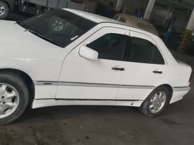 Mercedes-Benz E class 1, avtobaza.tj