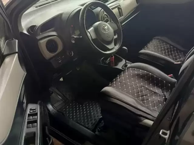 Toyota Vitz, 2011 1, avtobaza.tj