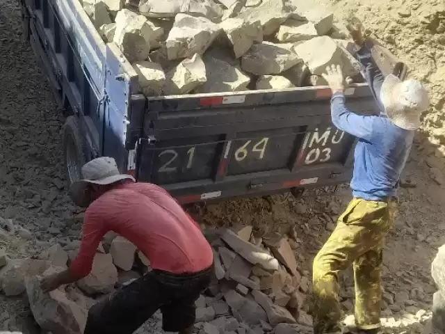 Грузовики JBC, 2014 1, avtobaza.tj Грузовики JBC, 2014 1, avtobaza.tj