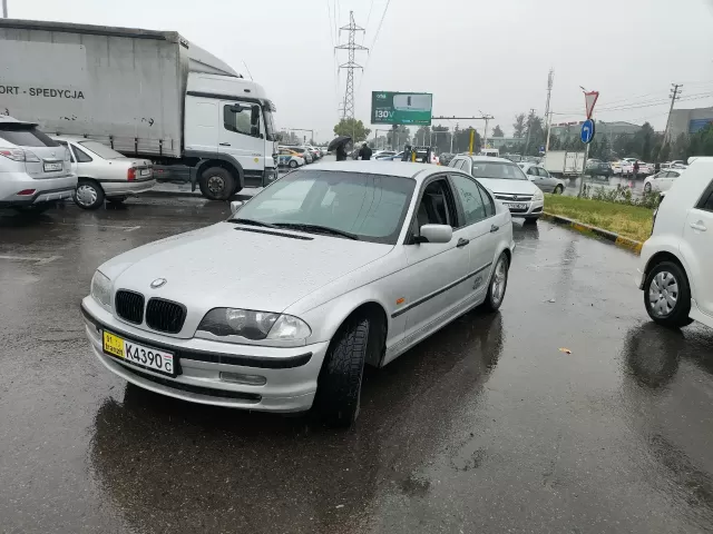 BMW 3 Series 320 1, avtobaza.tj