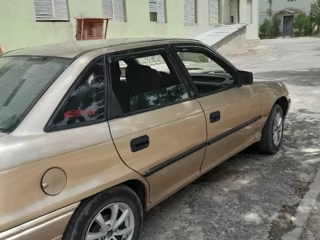 Opel Astra F 1, avtobaza.tj