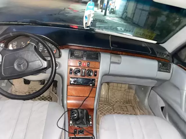 Mercedes-Benz E class, 1999 1, avtobaza.tj