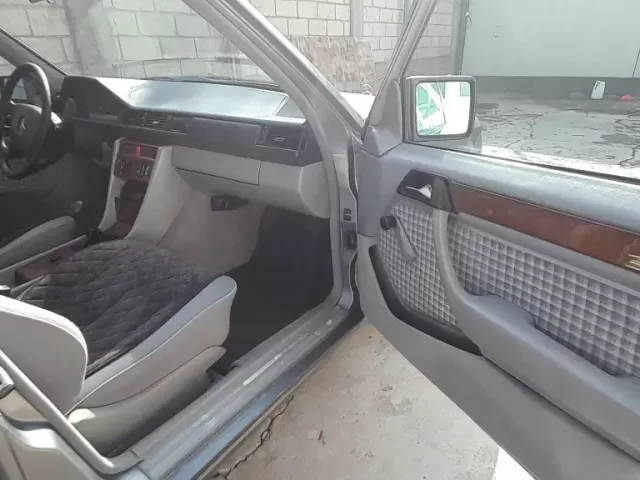 Mercedes-Benz W124 1, avtobaza.tj