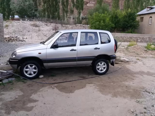 Chevrolet Niva 1, avtobaza.tj