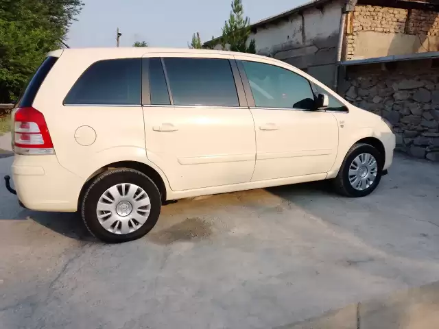 Opel Zafira, 2010 1, avtobaza.tj Opel Zafira, 2010 1, avtobaza.tj