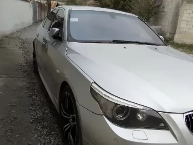 BMW 5 Series 520 1, avtobaza.tj