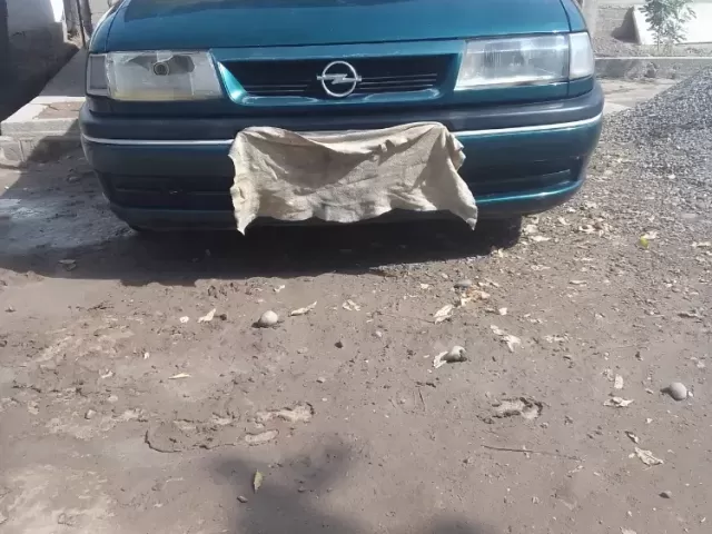 Opel Vectra A 1, avtobaza.tj