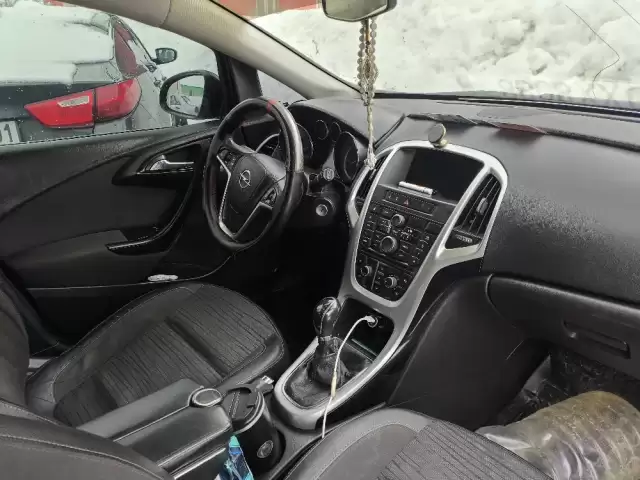 Opel Astra J, 2016 1, avtobaza.tj