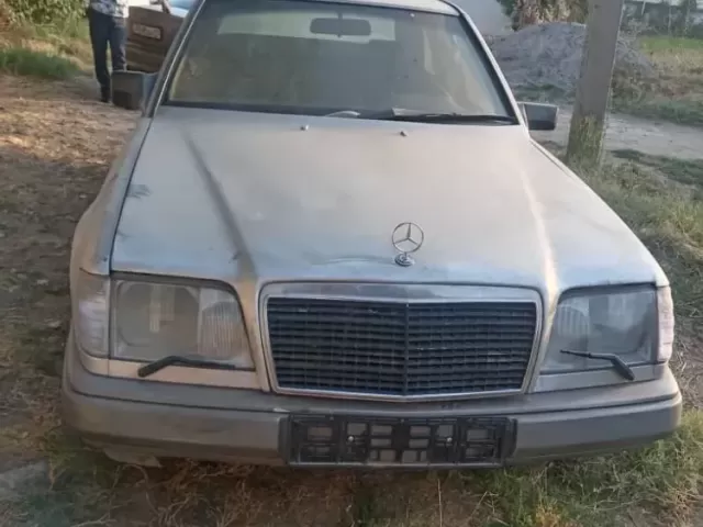 Mercedes-Benz W124, 1996 1, avtobaza.tj