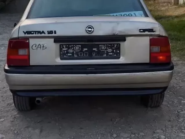 Opel Vectra A 1, avtobaza.tj