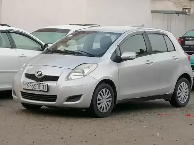 Toyota Vitz, 2010 1, avtobaza.tj
