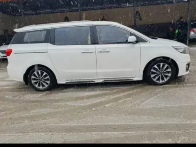 Kia Carnival, 2015 1, avtobaza.tj