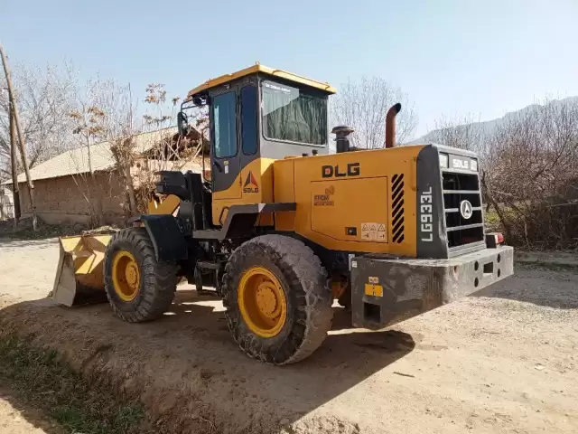 Погрузчик Ковшовый Sdlj 933l, 2021 1, avtobaza.tj