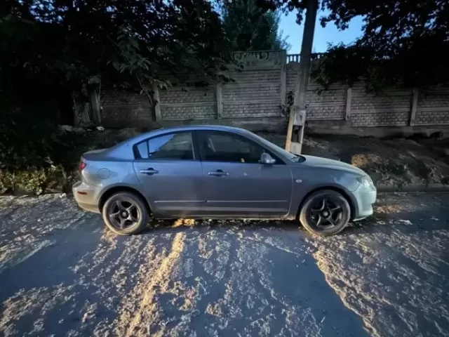 Mazda 3 1, avtobaza.tj