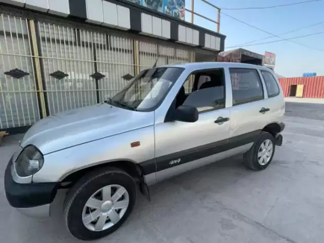 Chevrolet Niva, 2004 1, avtobaza.tj