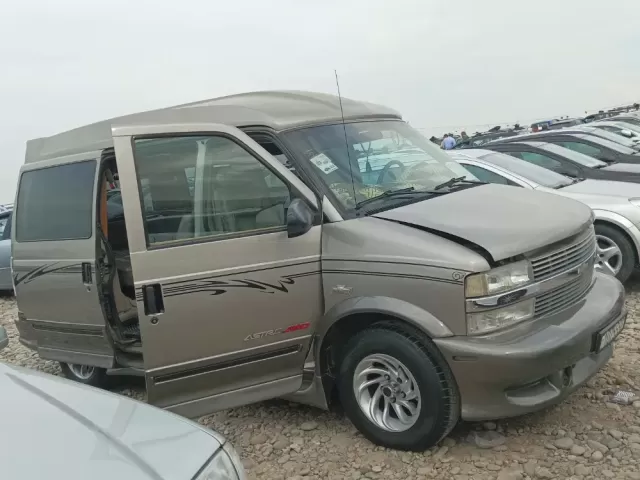 Chevrolet Astro 1, avtobaza.tj