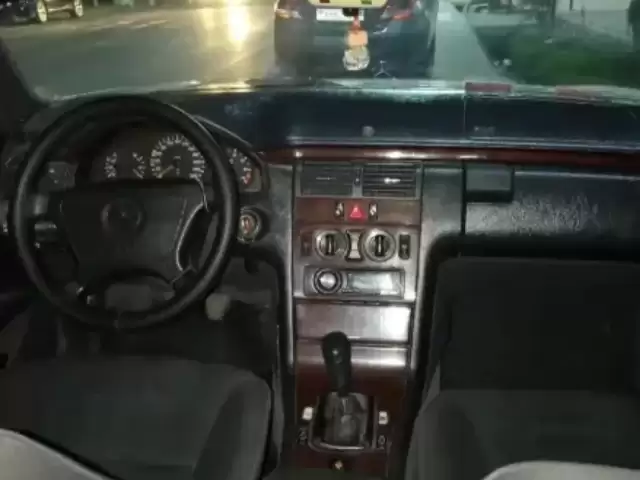 Mercedes-Benz E class, 1997 1, avtobaza.tj
