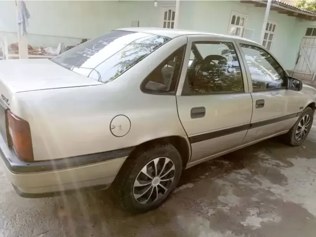 Opel Vectra A, 1990 1, avtobaza.tj