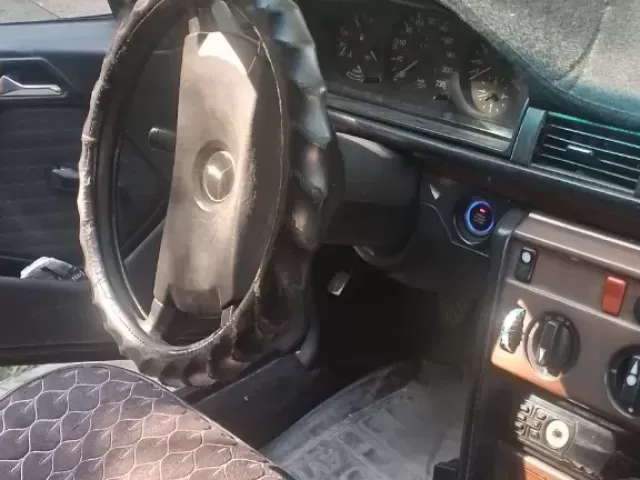 Mercedes-Benz W124, 1989 1, avtobaza.tj