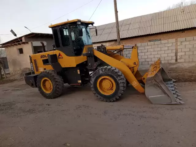 Погрузчик Ковшовый Sdlj 933l, 2021 1, avtobaza.tj