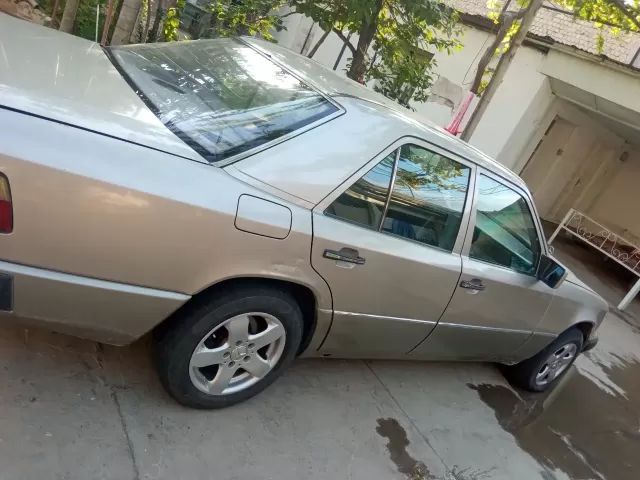 Mercedes-Benz W124 1, avtobaza.tj