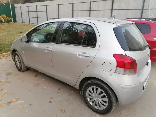 Toyota Vitz, 2010 1, avtobaza.tj