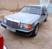 Mercedes-Benz W124, 1987 в Исфара