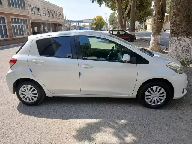 Toyota Vitz 1, avtobaza.tj