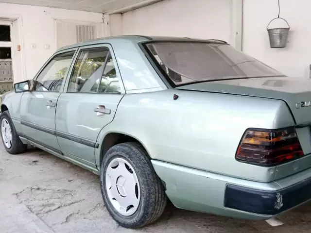 Mercedes-Benz W124, 1988 1, avtobaza.tj