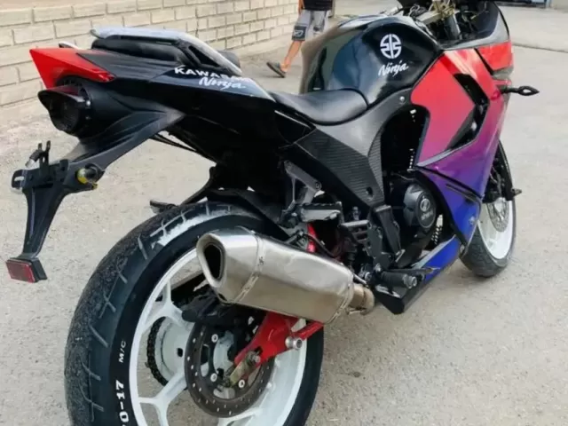 Kawasaki мотоцикл, 2021 1, avtobaza.tj