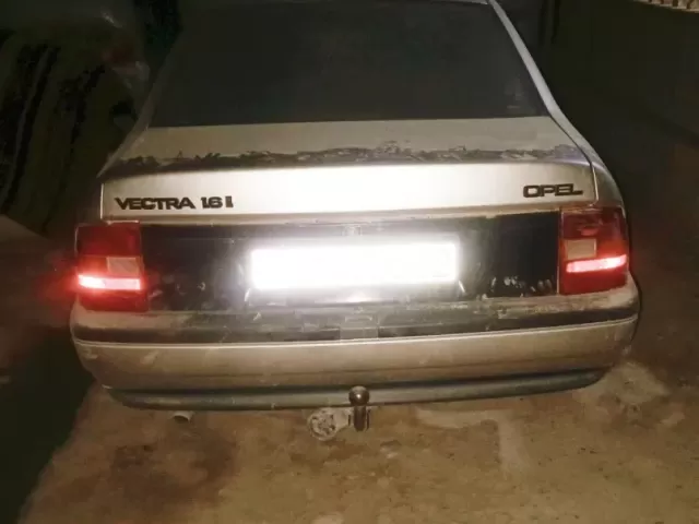 Opel Vectra A 1, avtobaza.tj