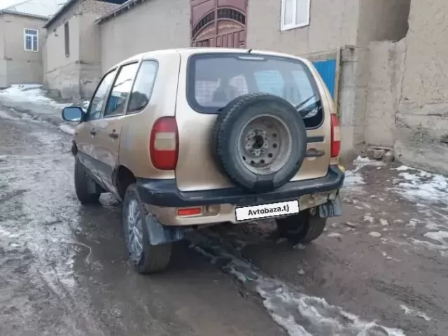 Chevrolet Niva 1, avtobaza.tj