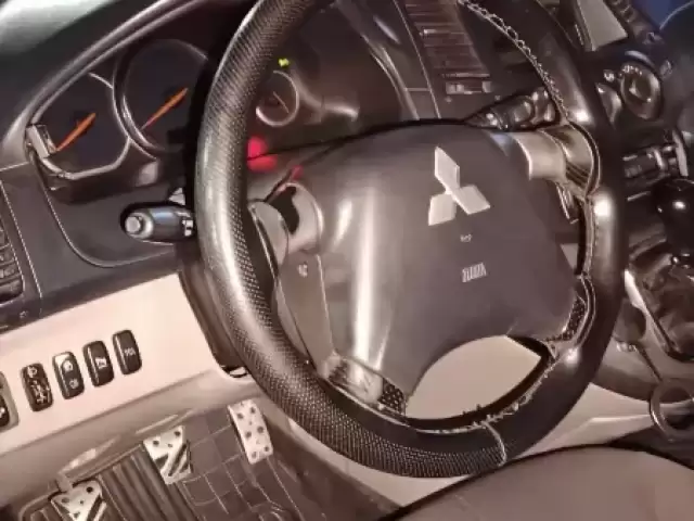 Mitsubishi Grandis, 2007 1, avtobaza.tj