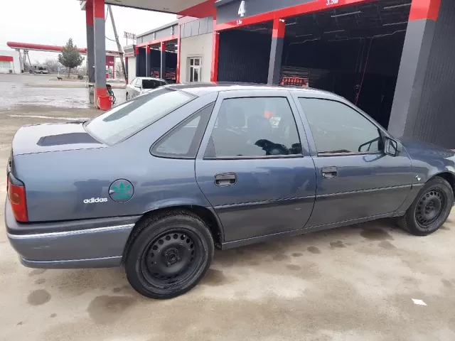 Opel Vectra A 1, avtobaza.tj